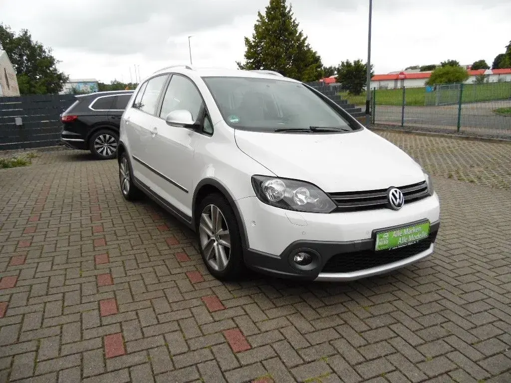 Usata VW Golf 105 CV (77 kW) 2011 Bianco Monovolume