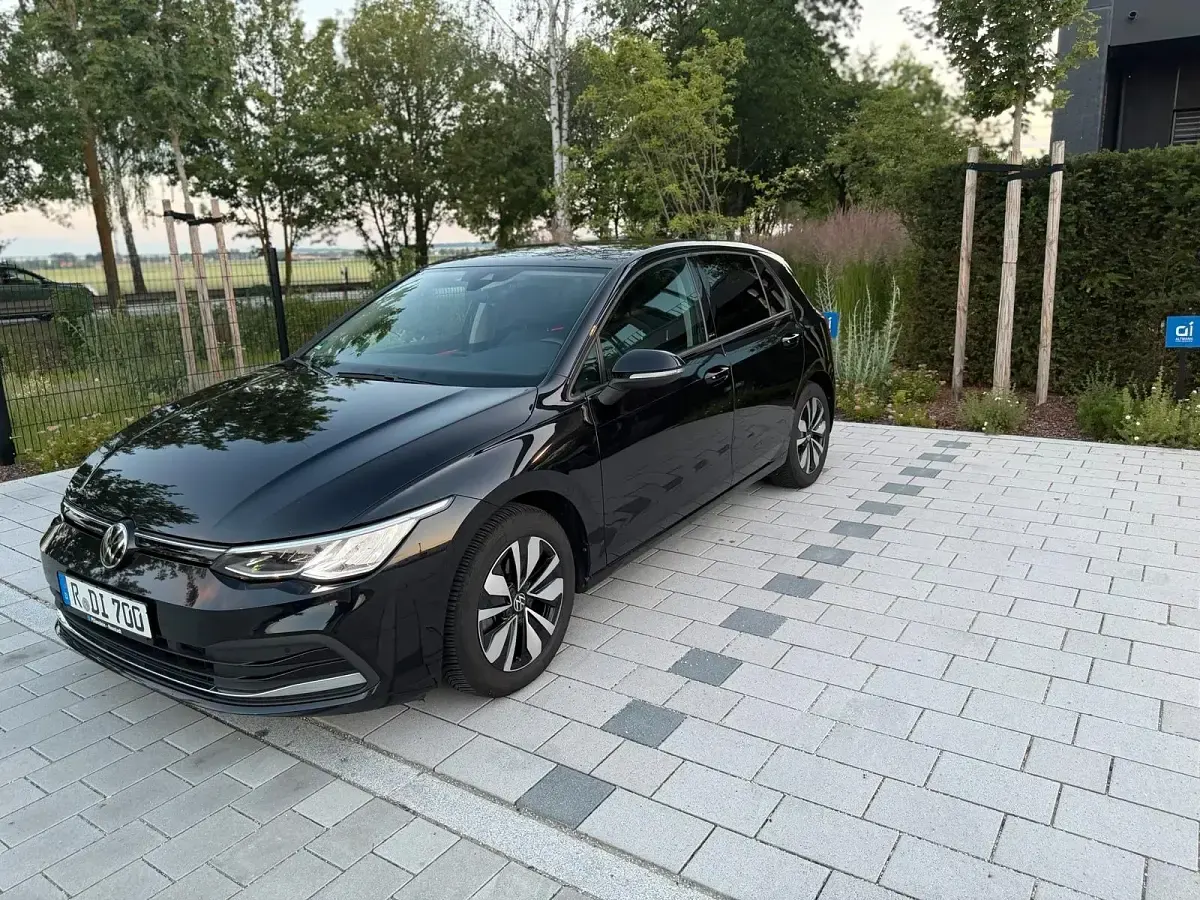 Gebraucht VW Golf VIII Move 150 PS (110 kW) 2023 Schwarz Limousine