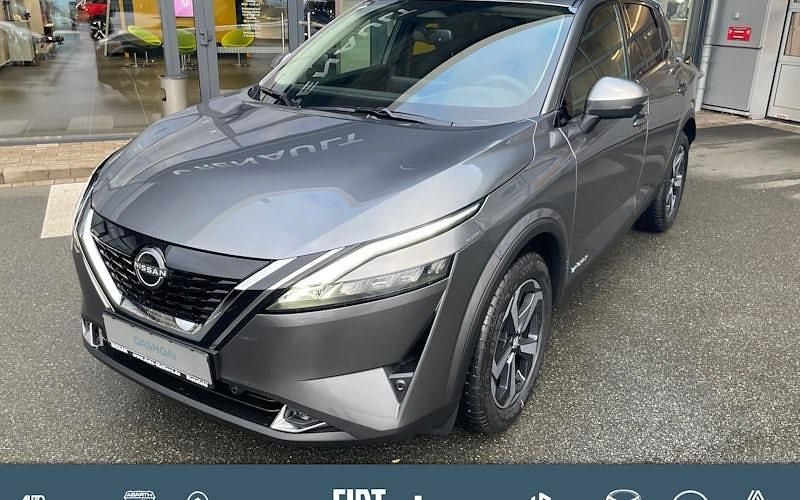 Grau Gebraucht 2023 Nissan Qashqai N-Connecta SUV | 26.980 € (Fairer Preis) - Bild 1/4