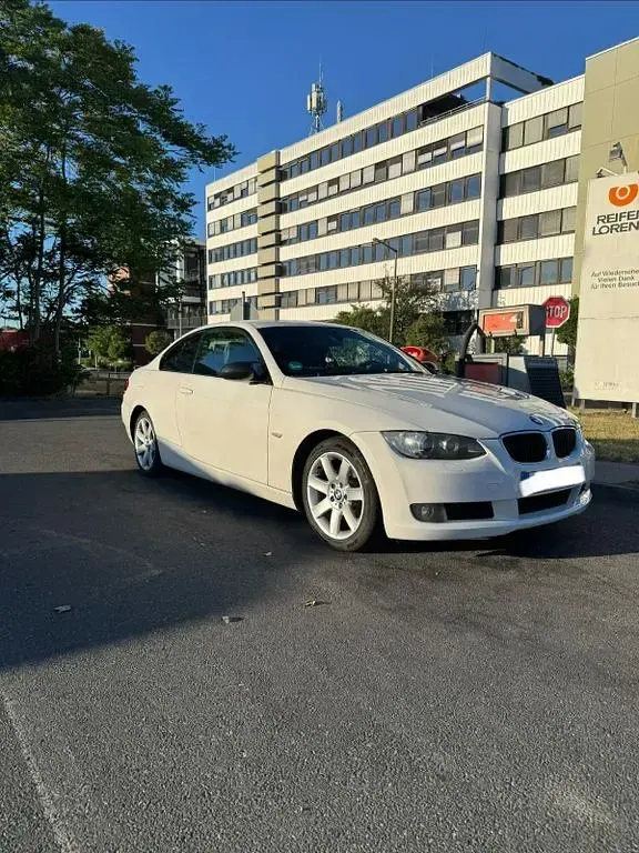 Gebraucht BMW 320 Shadowline 170 PS (125 kW) 2008 Weiß Coupé
