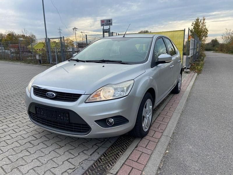 Gebraucht Ford Focus Style 101 PS (74 kW) 2008 Silber Limousine