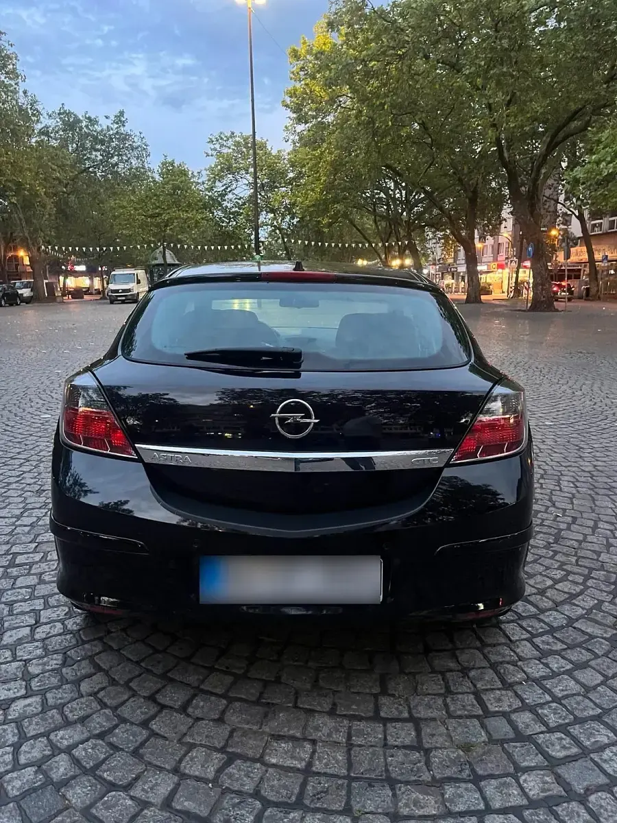 Gebraucht Opel Astra GTC 90 PS (66 kW) 2007 Schwarz Coupé