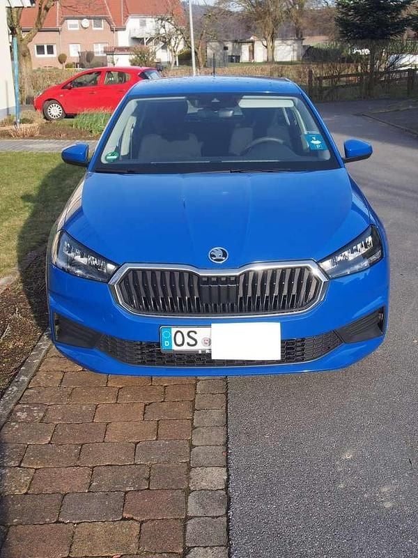 Gebraucht Skoda Fabia 65 PS (47 kW) 2022 Blau Kleinwagen