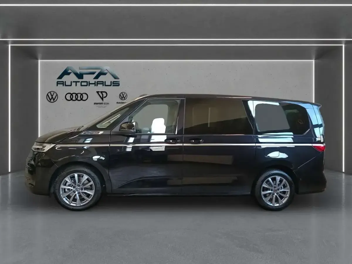 Gebraucht VW Multivan Style 245 PS (180 kW) 2025 Schwarz Van / Kleinbus