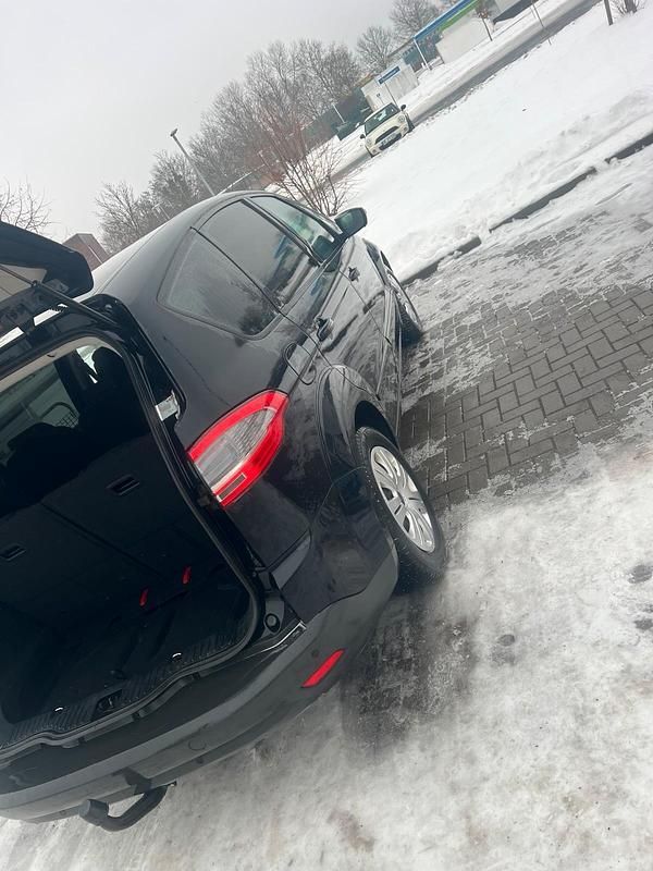 Gebraucht Ford S-MAX 140 PS (102 kW) 2012 Schwarz Van / Kleinbus