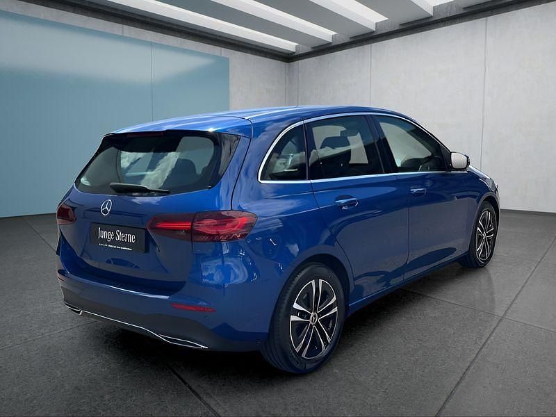 Gebraucht Mercedes B250 224 PS (164 kW) 2024 Blau Van / Kleinbus