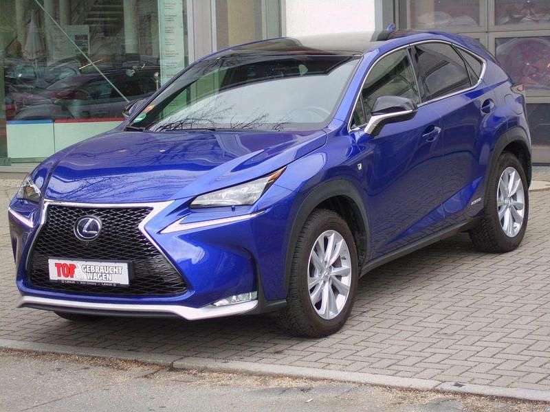 Gebraucht Lexus NX300h E-FOUR 197 PS (144 kW) 2017 Blau SUV