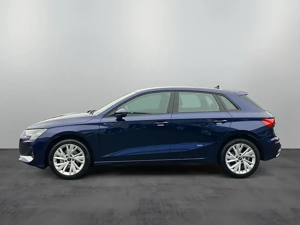 Gebraucht Audi A3 Advanced Plus 150 PS (110 kW) 2024 Navarrablau metallic Limousine