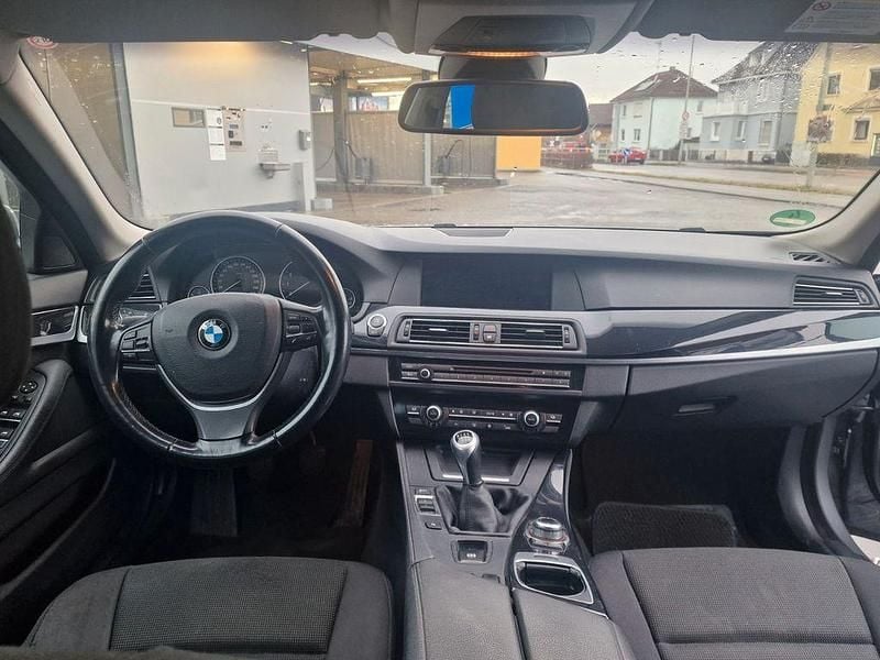 Gebraucht BMW 520 184 PS (135 kW) 2012 Grau Kombi