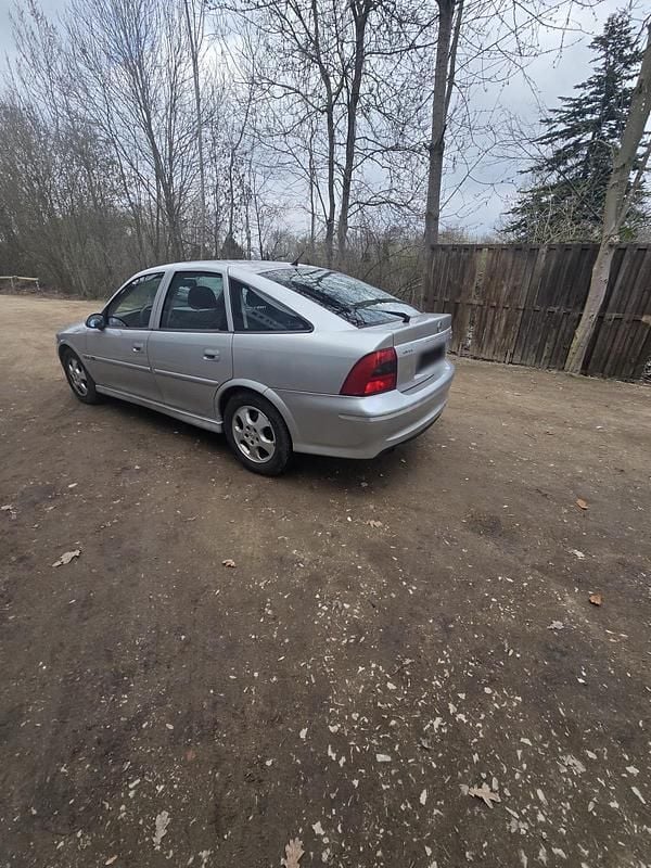 Usata Opel Vectra 1999 Argento Berlina