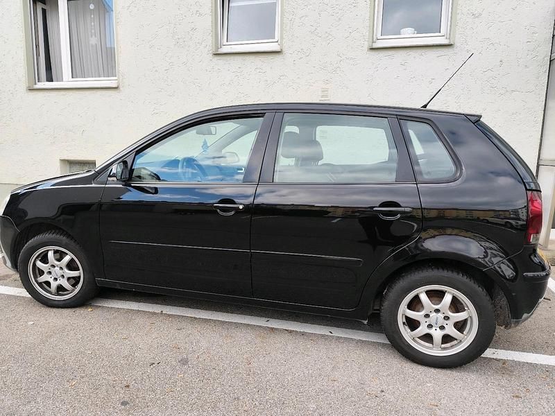 Schwarz Gebraucht 2009 VW Polo Limousine | 1.900 € (Guter Preis) - Bild 1/4