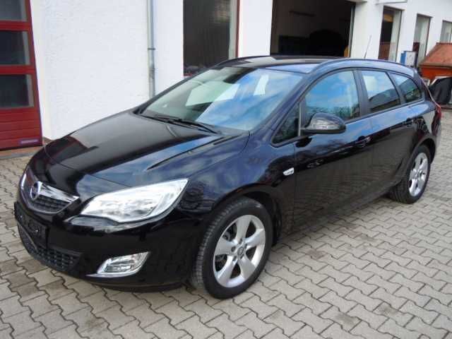 Gebraucht Opel Astra Edition 110 PS (80 kW) 2011 Schwarz metallic Kombi