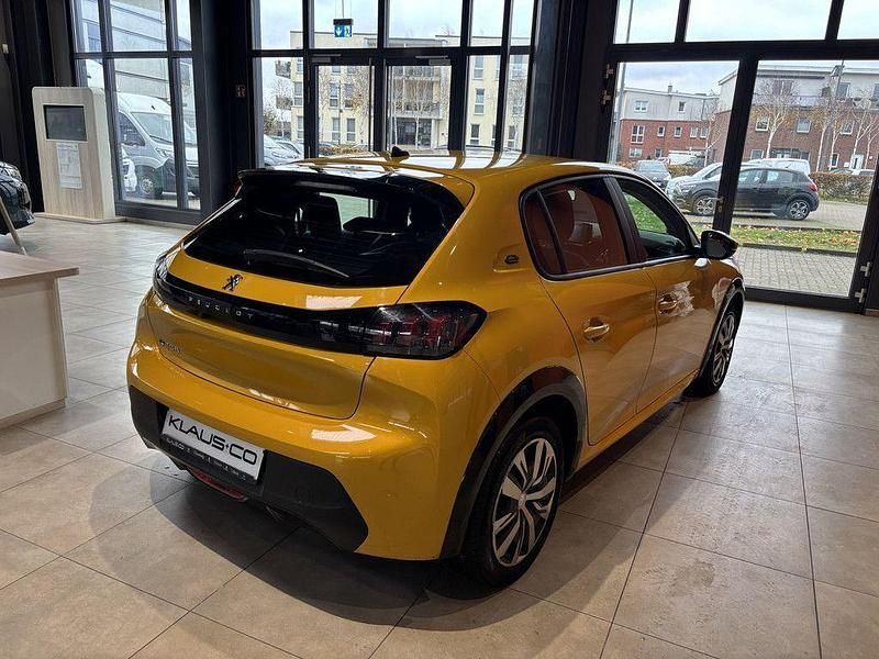 Gebraucht Peugeot e-208 Active 100 kW (136 PS) 2021 Gelb Kleinwagen
