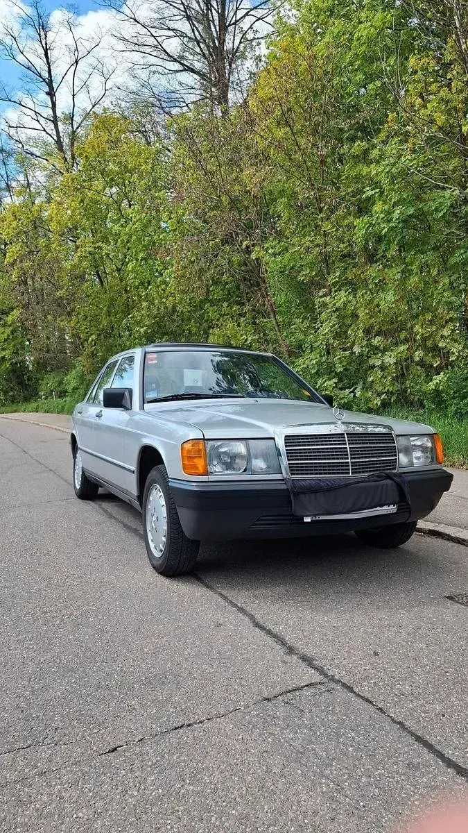 Occasion Mercedes 190 72 ch (52 kW) 1984 Argent Berline