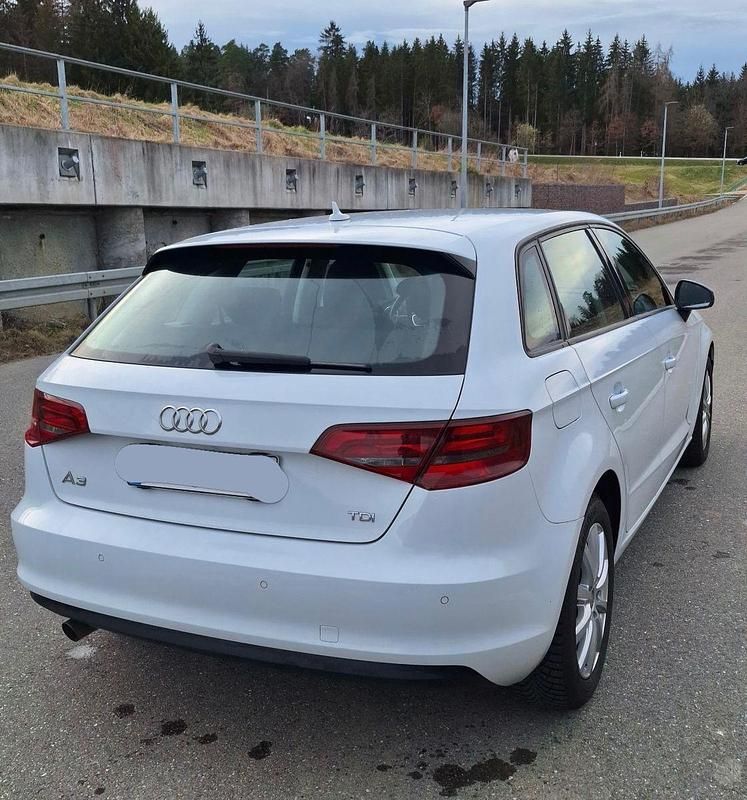 Używany Audi A3 Performance 110 KM (80 kW) 2014 Biały Sedan/Limuzyna
