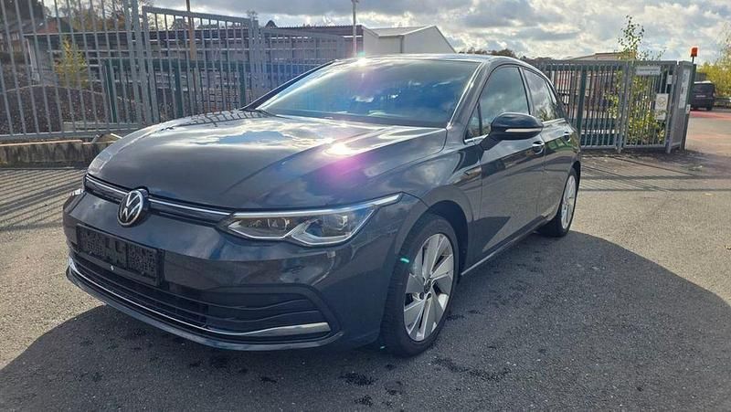 Gebraucht VW Golf Style 150 PS (110 kW) 2020 Grau Limousine