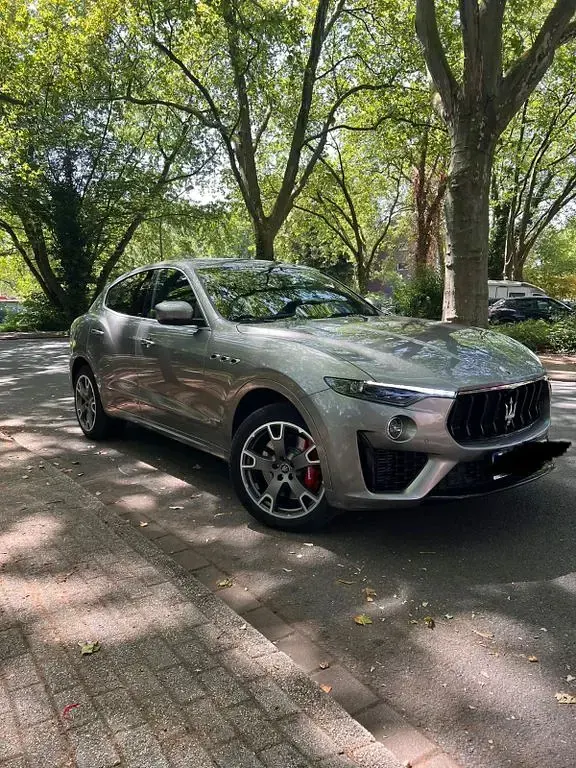 Gebraucht Maserati Levante 430 PS (316 kW) 2021 Grau SUV