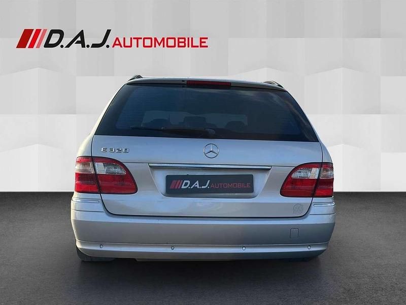 Gebraucht Mercedes E320 Avantgarde 224 PS (164 kW) 2005 Silber Kombi
