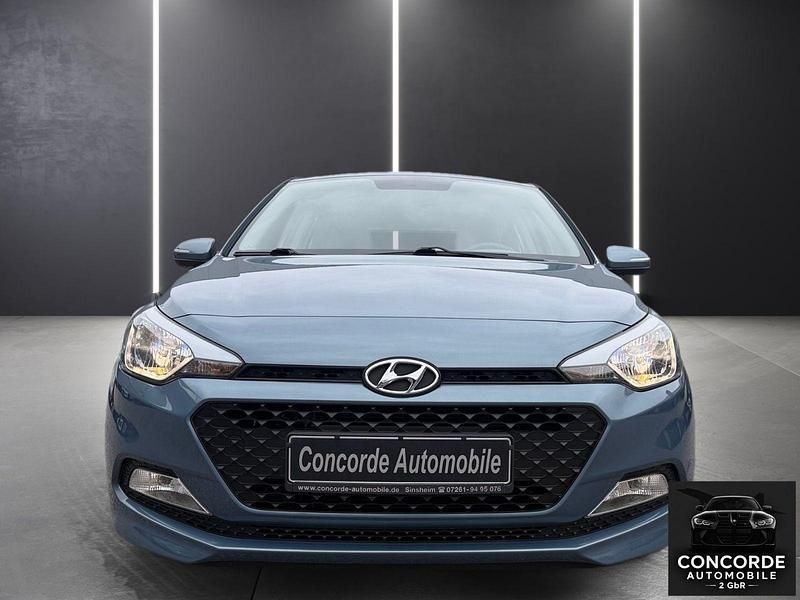 Gebraucht Hyundai i20 GO! 75 PS (55 kW) 2017 Blau Kleinwagen