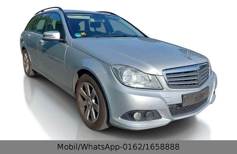Silber Gebraucht 2012 Mercedes C180 Kombi | 5.399 € (Superpreis) - Bild 1/4