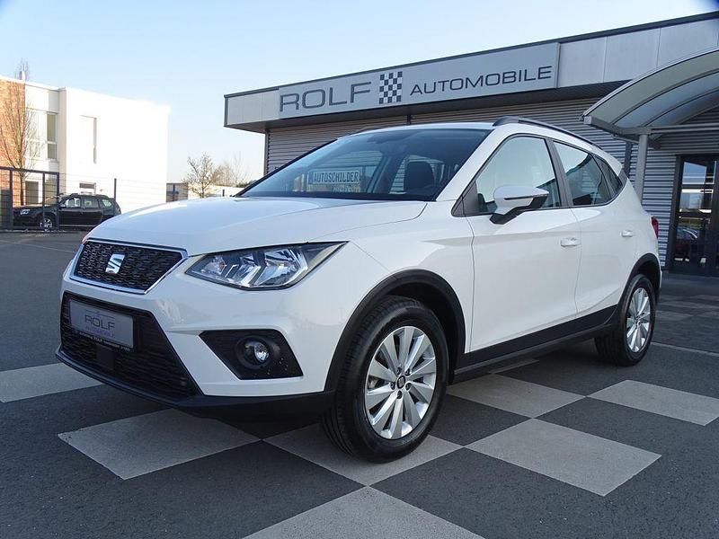 Weiß candy weiss Gebraucht 2021 Seat Arona Style SUV | 18.680 € (Fairer Preis) - Bild 1/4