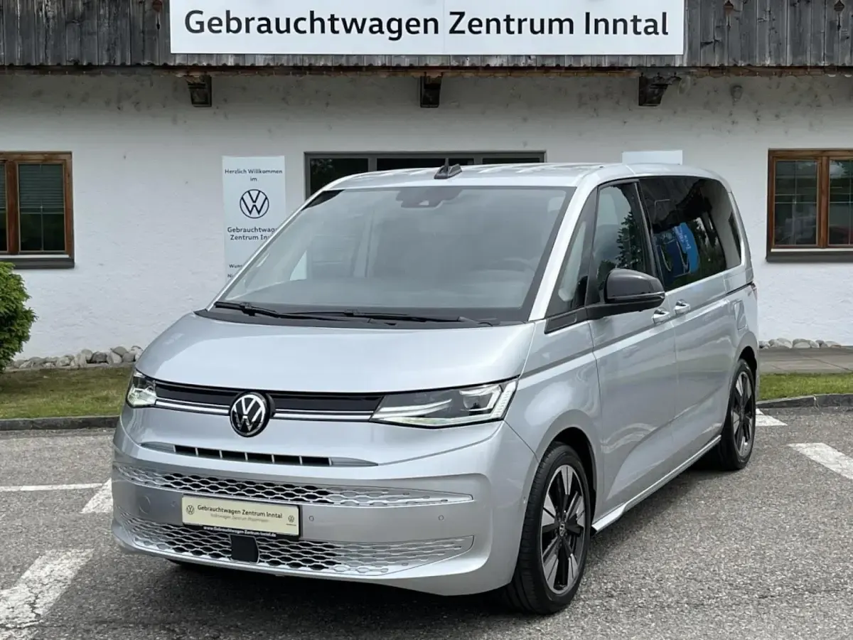 Gebraucht VW Multivan Life 150 PS (110 kW) 2025 Van / Kleinbus