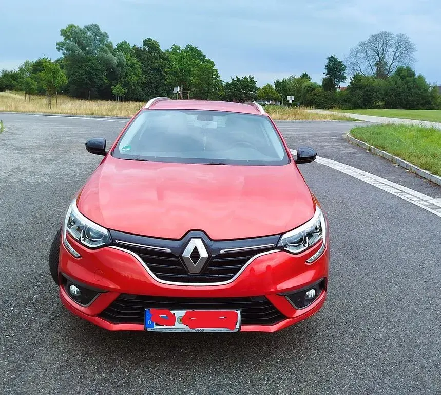 Gebraucht Renault Mégane Life 116 PS (85 kW) 2018 Rot Limousine