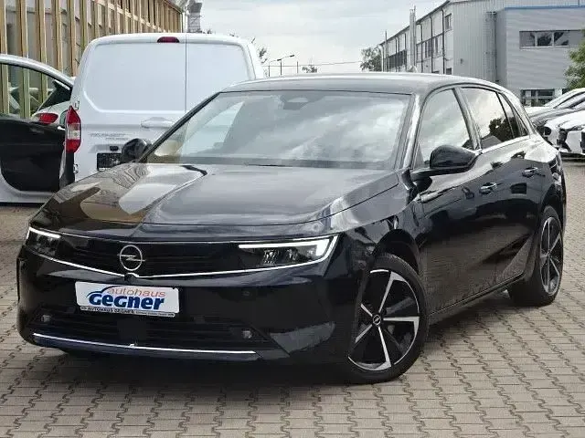 Usado Opel Astra Elegance 181 HP (133 kW) 2022 Preto Sedan