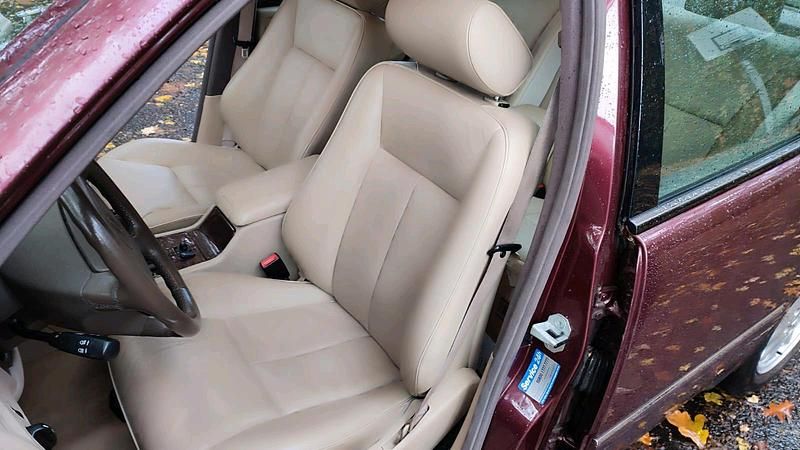 Gebraucht Mercedes E200 136 PS (100 kW) 1998 Rot Limousine