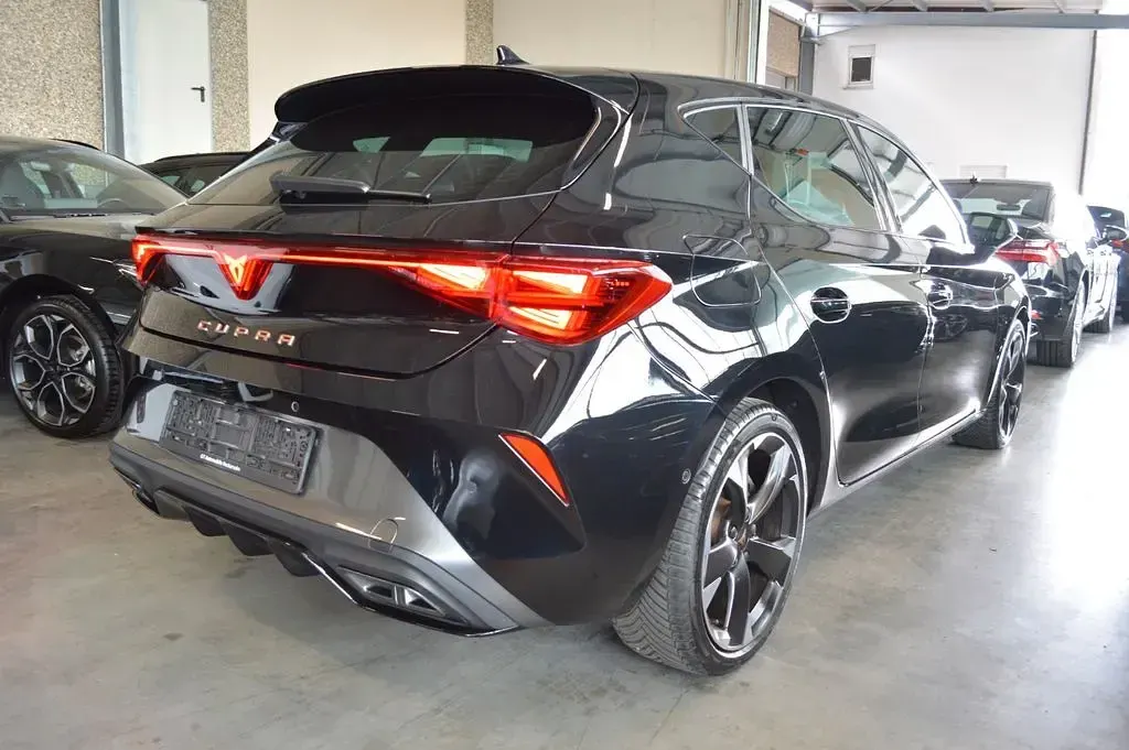 Gebraucht Cupra Leon 150 PS (110 kW) 2025 Schwarz Limousine