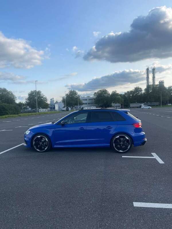 Gebraucht 2020 Audi RS3 Sportback Performance Kleinwagen | 38.390 € (Superpreis) - Bild 1/4