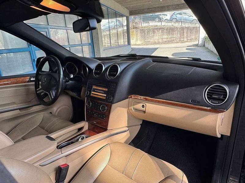 Gebraucht Mercedes ML420 306 PS (225 kW) 2008 Obsidianschwarz  metalliclack SUV