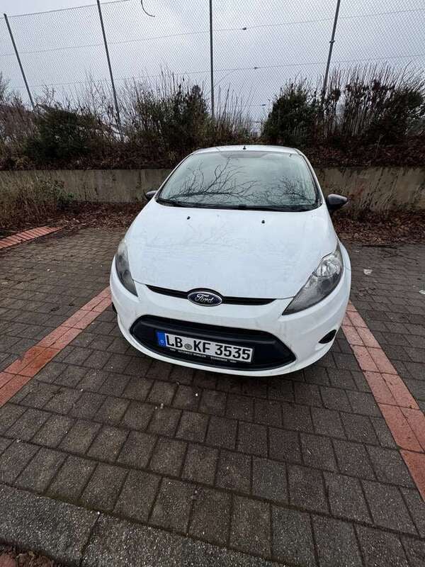 Gebraucht 2012 Ford Fiesta Champions Edition Kleinwagen | 1.900 € (Superpreis) - Bild 1/4