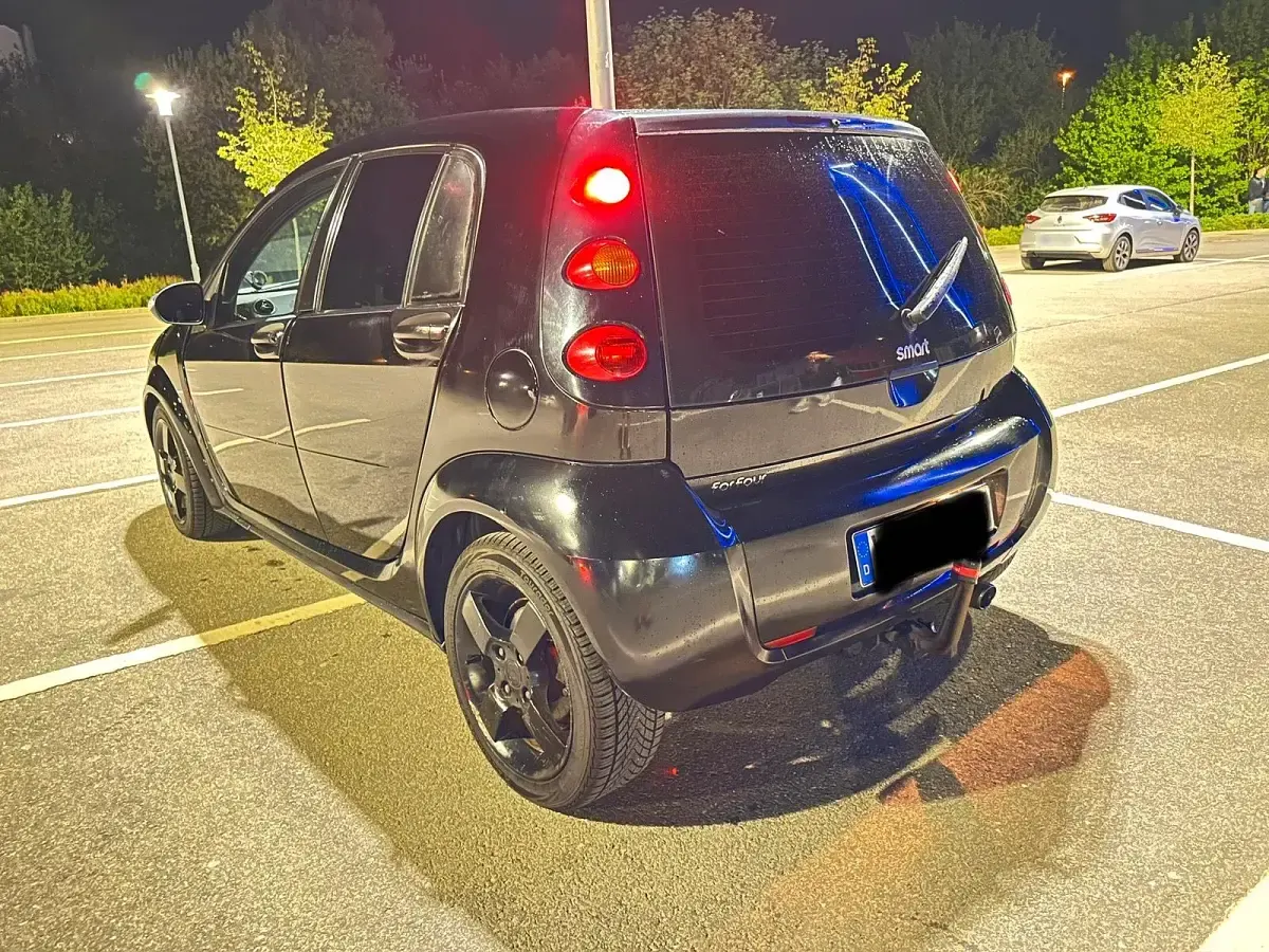 Second-hand Smart ForFour 95 CP (69 kW) 2005 Negru Hatchback