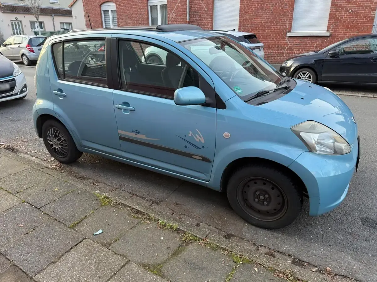Gebraucht Daihatsu Sirion 69 PS (50 kW) 2007 Blau Kleinwagen
