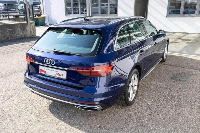 Gebraucht Audi A4 Advanced Plus 204 PS (150 kW) 2022 Navarrablau metallic Kombi
