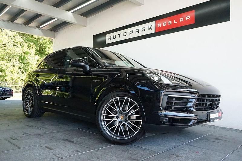 Schwarz Gebraucht 2021 Porsche Cayenne SUV | 63.880 € (Superpreis) - Bild 1/4