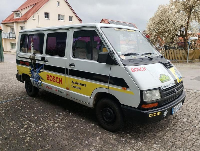 Gebraucht Renault Trafic 95 PS (69 kW) 1991 Weiß Van / Kleinbus