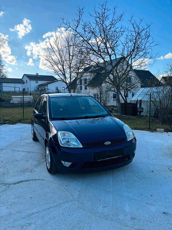 Gebraucht Ford Fiesta 84 PS (61 kW) 2005 Blau Kleinwagen