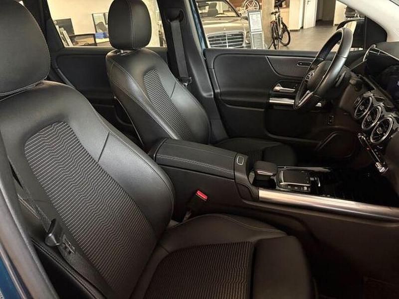 Usata Mercedes B220 190 CV (139 kW) 2020 Blu Monovolume