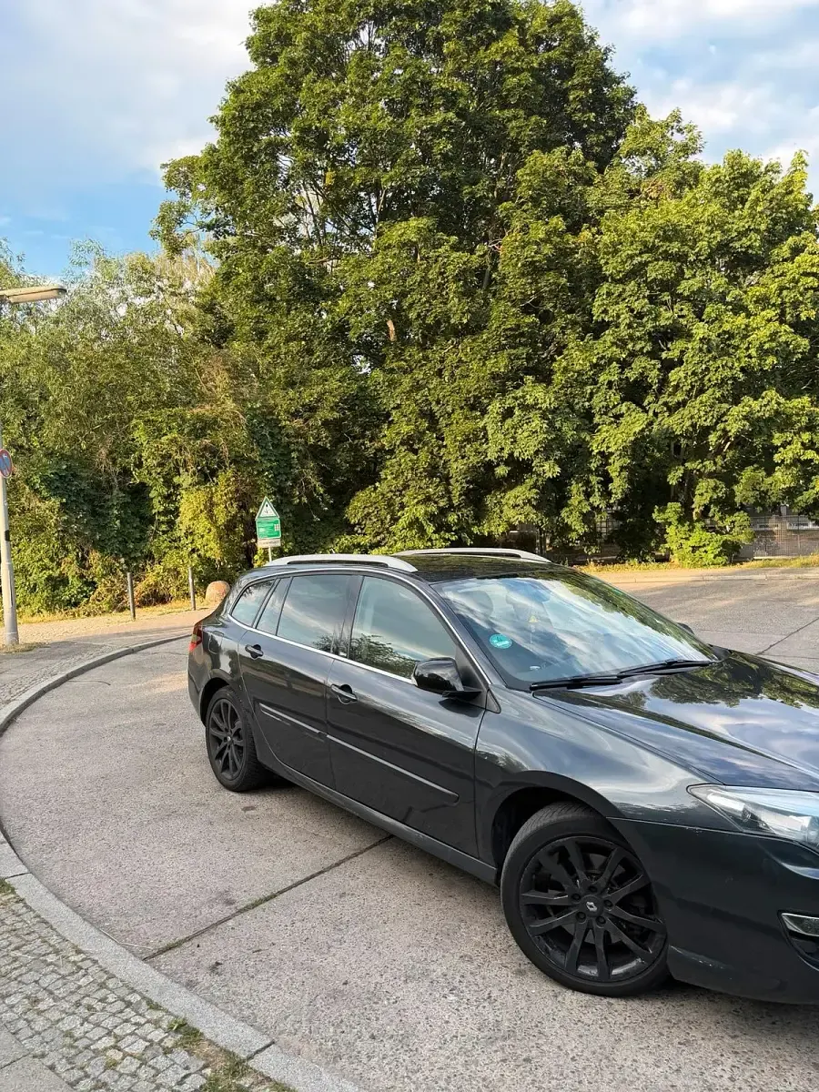 Gebraucht Renault Laguna III 173 PS (127 kW) 2011 Kombi