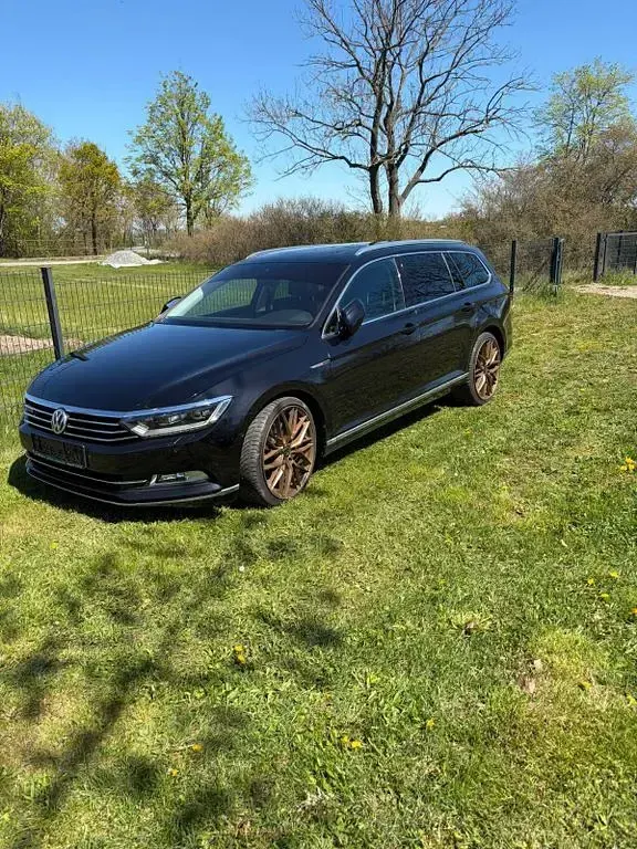 Gebraucht VW Passat Highline 239 PS (175 kW) 2017 Schwarz Kombi
