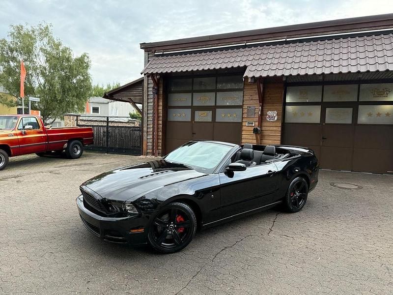 Schwarz Gebraucht 2015 Ford V8 Premium | 29.900 € - Bild 1/4