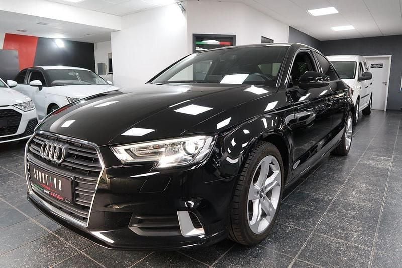 Schwarz Gebraucht 2018 Audi A3 Sport Limousine | 17.490 € (Guter Preis) - Bild 1/4