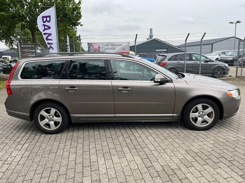 Gebraucht Volvo V70 Momentum 231 PS (169 kW) 2009 Grau Kombi