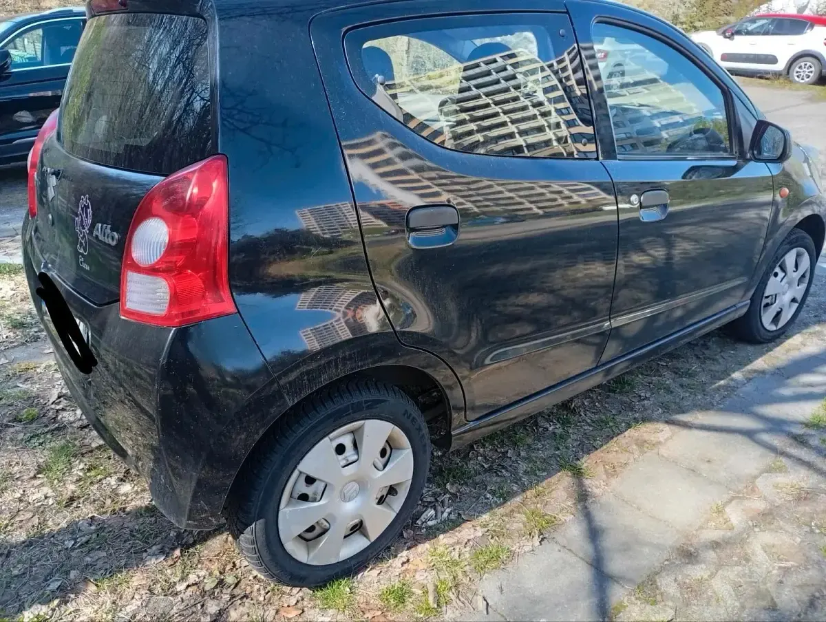 Gebraucht Suzuki Alto 68 PS (50 kW) 2011 Schwarz Kleinwagen