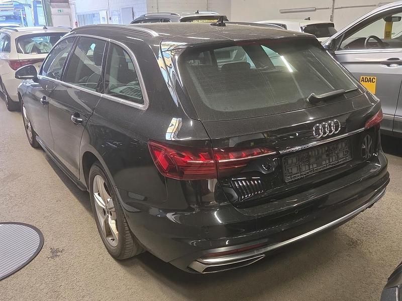 Gebraucht Audi A4 Advanced 163 PS (119 kW) 2021 Schwarz Kombi
