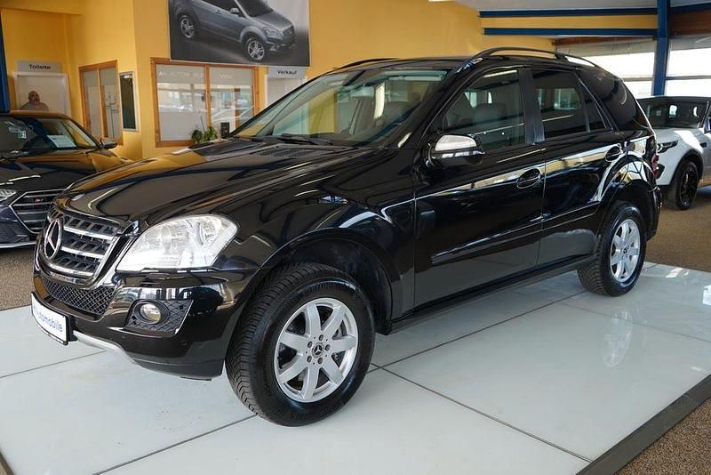 Gebraucht Mercedes ML350 224 PS (164 kW) 2009 Schwarz SUV