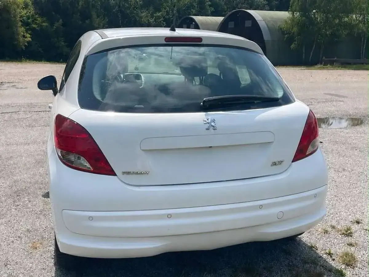 Gebraucht Peugeot 207 90 PS (66 kW) 2012 Weiß Coupé