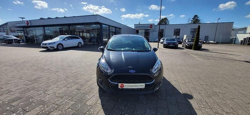 Gebraucht Ford Fiesta Celebration 82 PS (60 kW) 2017 Schwarz Kleinwagen